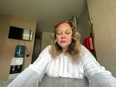  GloriaLowe  online show from October 27, 8:18 am