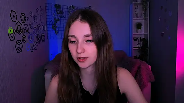 alisabliss online show from April 6, 7:15 pm