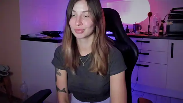 Snapshot of Kira-meow chatting on November 13, 4:06 pm Kira-meow online show from November 13, 4:06 pm