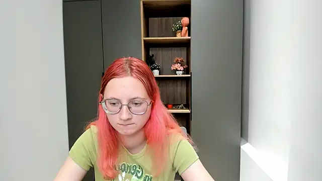 Snapshot of AdelaDelilla chatting on October 23, 11:53 am AdelaDelilla online show from October 23, 11:53 am