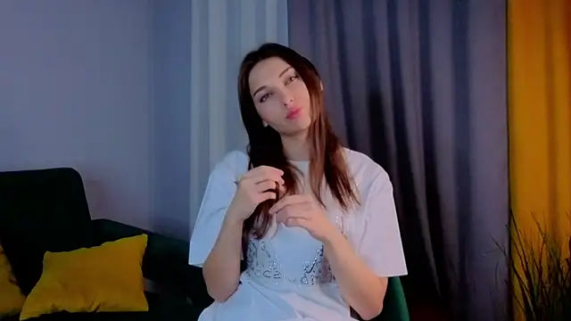 Snapshot of KateCahee chatting on November 7, 1:05 am KateCahee online show from November 7, 1:05 am