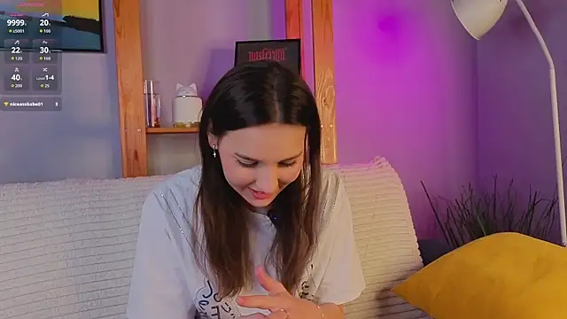 Snapshot of KateCahee chatting on December 17, 1:22 am KateCahee online show from December 17, 1:22 am