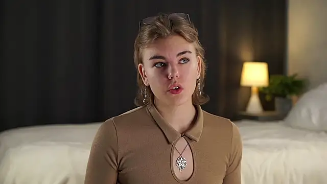 Snapshot of MelodyBaur chatting on November 6, 11:33 am MelodyBaur online show from November 6, 11:33 am