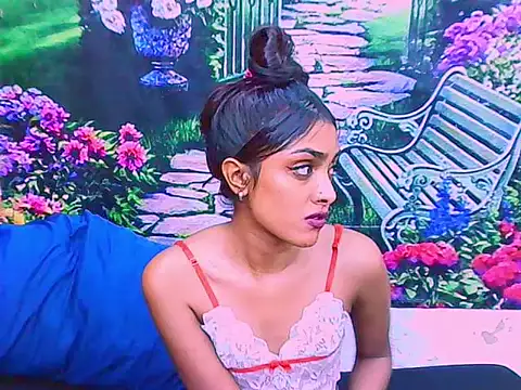 Snapshot of IndianPretty1 chatting on December 14, 7:58 am IndianPretty1 online show from December 14, 7:58 am