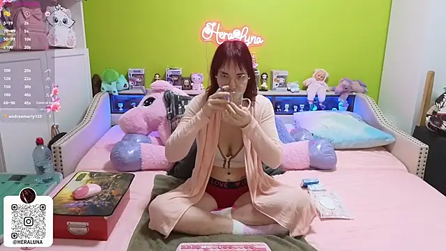  HeraLuna  online show from January 9, 9:38 pm