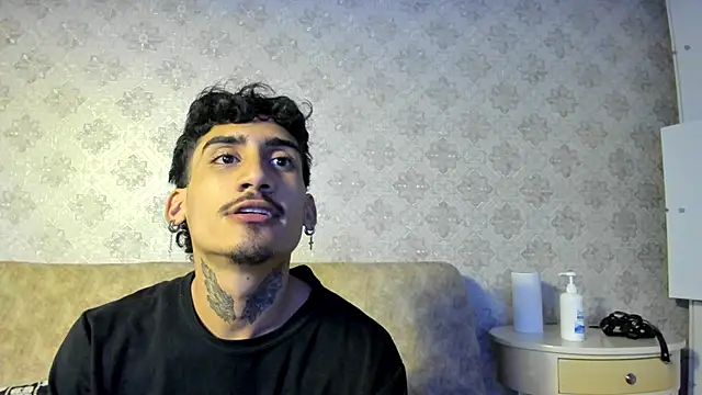 Snapshot of Mr_Strike chatting on November 13, 2:54 am Mr Strike online show from November 13, 2:54 am