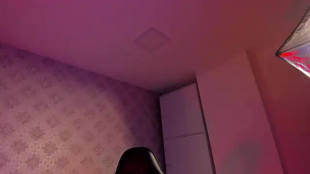 Snapshot of Mr_Strike chatting on November 23, 3:06 am Mr Strike online show from November 23, 3:06 am