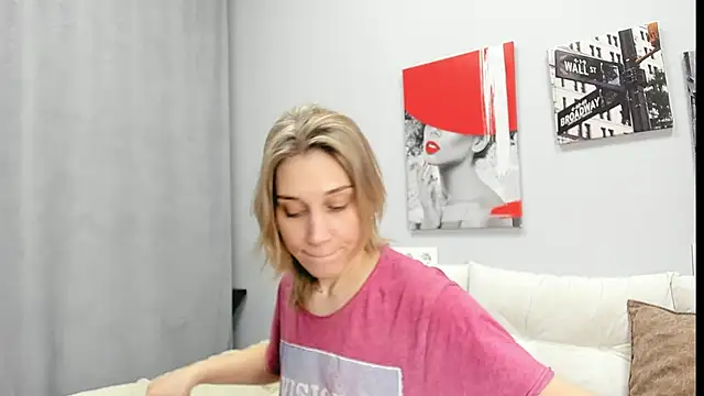 Tenderly Sophie online show from February 8, 1:20 am