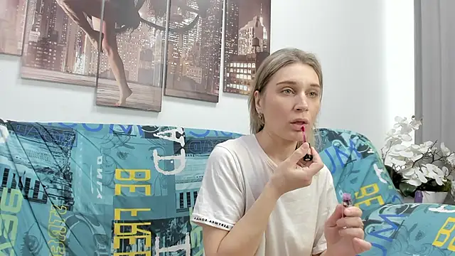 Tenderly Sophie online show from March 8, 1:14 am