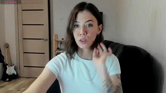 twinkle rosie online show from November 23, 9:09 am