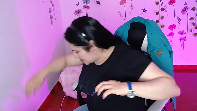 Snapshot of jenny__666 chatting on December 15, 7:40 pm jenny 666 online show from December 15, 7:40 pm