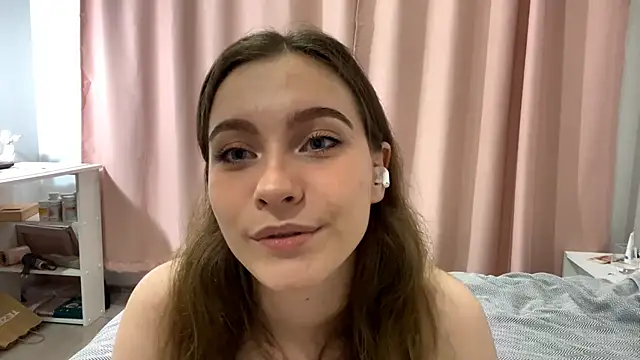 Snapshot of Kira_Sanders chatting on October 25, 5:08 pm Kira Sanders online show from October 25, 5:08 pm