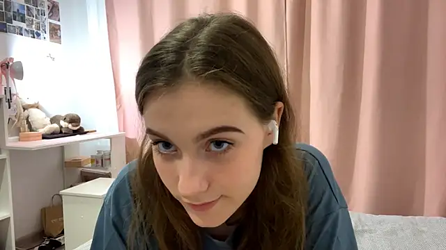 Snapshot of Kira_Sanders chatting on October 28, 5:04 pm Kira Sanders online show from October 28, 5:04 pm