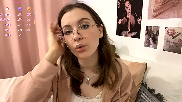 Snapshot of Kira_Sanders chatting on November 11, 4:07 pm Kira Sanders online show from November 11, 4:07 pm