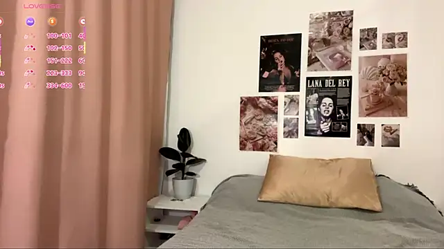 Snapshot of Kira_Sanders chatting on November 21, 4:49 pm Kira Sanders online show from November 21, 4:49 pm