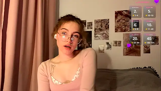 Snapshot of Kira_Sanders chatting on December 15, 6:56 pm Kira Sanders online show from December 15, 6:56 pm