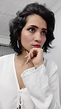 Snapshot of chloehanna chatting on November 13, 7:24 pm chloehanna online show from November 13, 7:24 pm