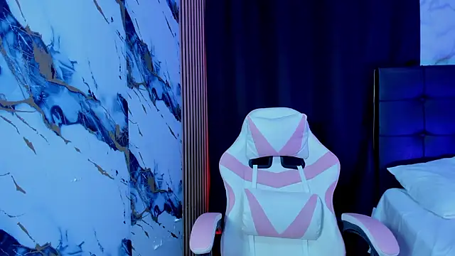 Scarlet DLuce online show from January 16, 9:02 am