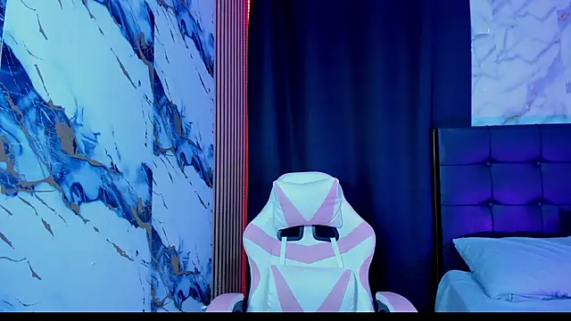 Scarlet DLuce online show from February 8, 9:02 am