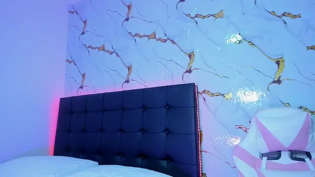 Scarlet DLuce online show from April 16, 8:59 am