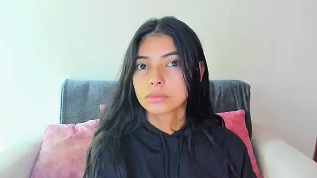 Snapshot of miadaviesx chatting on November 16, 12:55 pm miadaviesx online show from November 16, 12:55 pm