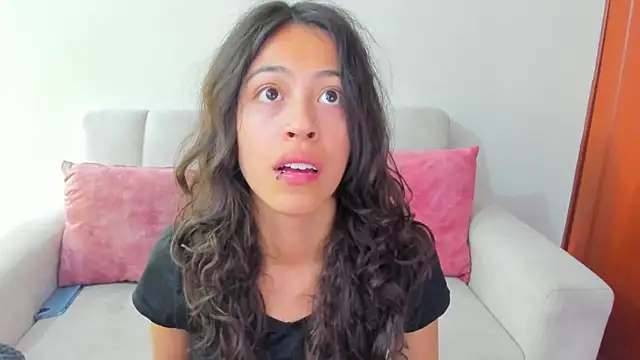 Snapshot of emily_jonessxx chatting on November 10, 7:57 pm emily jonessxx online show from November 10, 7:57 pm