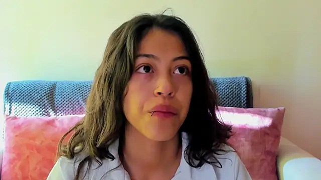 Snapshot of emily_jonessxx chatting on November 22, 8:41 pm emily jonessxx online show from November 22, 8:41 pm