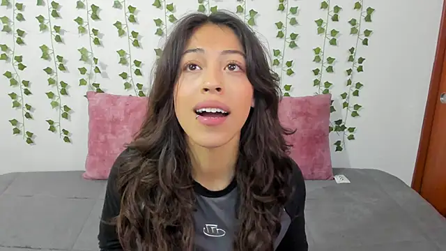 emily jonessxx online show from February 28, 3:13 pm