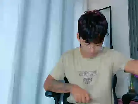 Snapshot of LiamANDJordan chatting on November 4, 10:09 pm LiamANDJordan online show from November 4, 10:09 pm