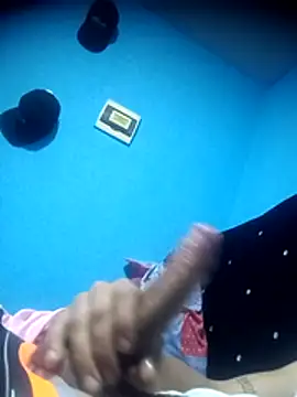 Snapshot of Scorpion05_ chatting on December 5, 7:06 am Scorpion05 online show from December 5, 7:06 am