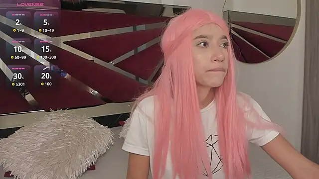 Snapshot of EmmaCarther chatting on October 31, 3:57 pm EmmaCarther online show from October 31, 3:57 pm