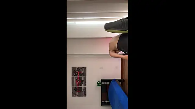 Snapshot of JUSTIN_JHONS chatting on November 26, 2:51 pm JUSTIN JHONS online show from November 26, 2:51 pm