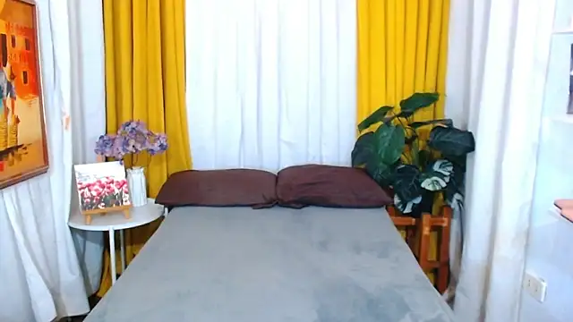 Snapshot of DianaFierce chatting on November 19, 4:23 am DianaFierce online show from November 19, 4:23 am