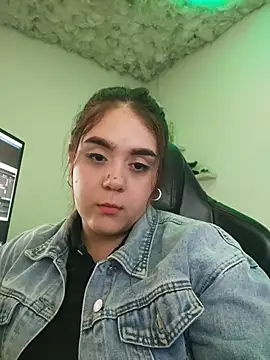 Snapshot of mirandahvelez chatting on October 24, 9:06 am mirandahvelez online show from October 24, 9:06 am