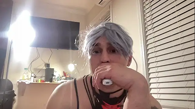 Snapshot of andrenoma427 chatting on November 8, 5:40 am andrenoma427 online show from November 8, 5:40 am