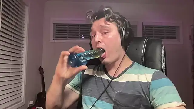 Snapshot of andrenoma427 chatting on November 9, 2:54 am andrenoma427 online show from November 9, 2:54 am