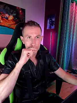 Gamerinleather online show from October 24, 5:53 pm