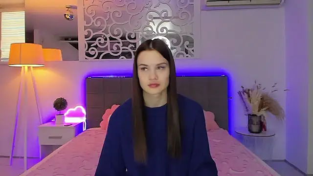 LuisaClover online show from January 13, 1:16 pm