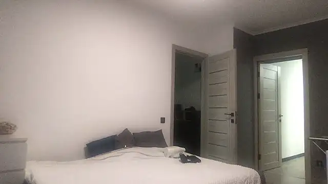 Snapshot of DollyRoma chatting on October 28, 9:24 am DollyRoma online show from October 28, 9:24 am