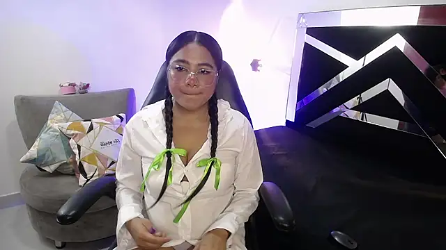 Snapshot of MelissaHex chatting on October 31, 7:59 pm MelissaHex online show from October 31, 7:59 pm