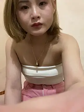 Snapshot of Emma_sexy98 chatting on October 27, 7:40 pm Emma sexy98 online show from October 27, 7:40 pm