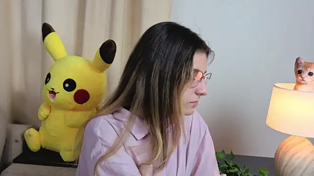 Snapshot of CasandraMickell chatting on October 29, 6:04 am CasandraMickell online show from October 29, 6:04 am