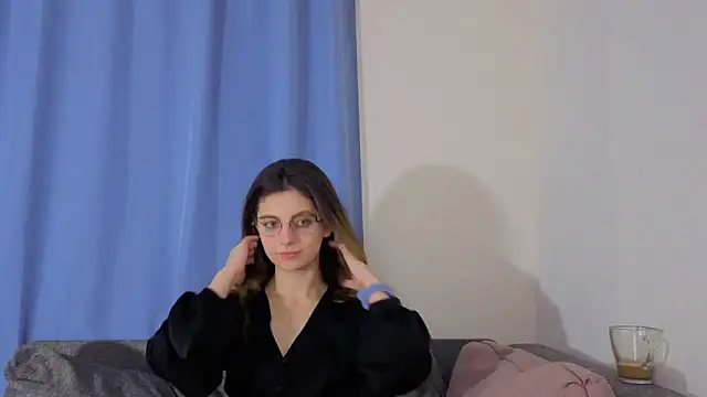 Snapshot of CasandraMickell chatting on December 4, 9:34 pm CasandraMickell online show from December 4, 9:34 pm