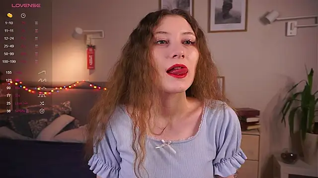 Snapshot of MegganKinson chatting on January 7, 5:21 am MegganKinson online show from January 7, 5:21 am