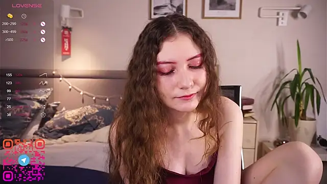 Snapshot of MegganKinson chatting on February 11, 5:45 am MegganKinson online show from February 11, 5:45 am