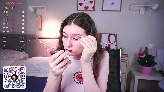 Snapshot of MegganKinson chatting on February 27, 5:29 am MegganKinson online show from February 27, 5:29 am