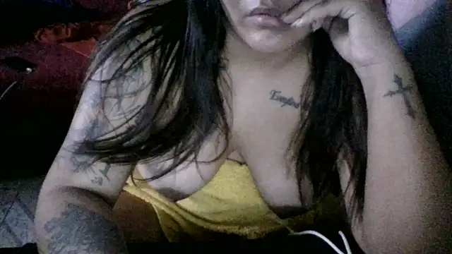 Snapshot of Jennifersbodyy chatting on December 4, 6:23 am Jennifersbodyy online show from December 4, 6:23 am