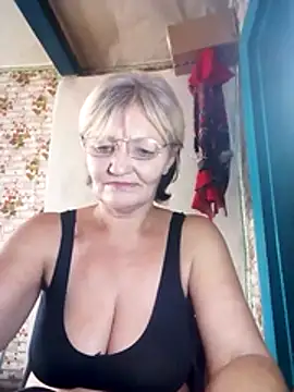 Snapshot of NikaGold454 chatting on November 14, 9:30 am NikaGold454 online show from November 14, 9:30 am