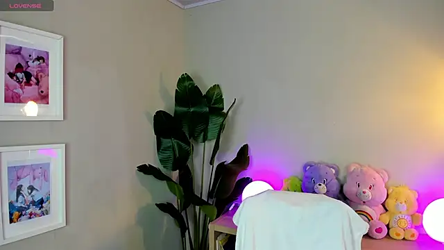 Snapshot of lexirouge__ chatting on November 22, 12:48 pm lexirouge online show from November 22, 12:48 pm