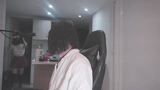 Snapshot of dan_and_daya chatting on November 10, 2:21 am dan and daya online show from November 10, 2:21 am